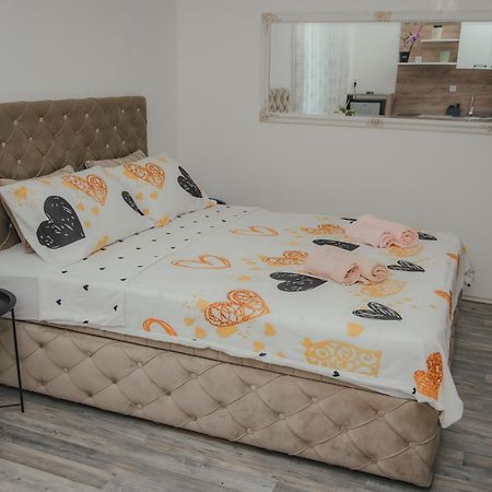 Jes Apartments レスコヴァツ エクステリア 写真