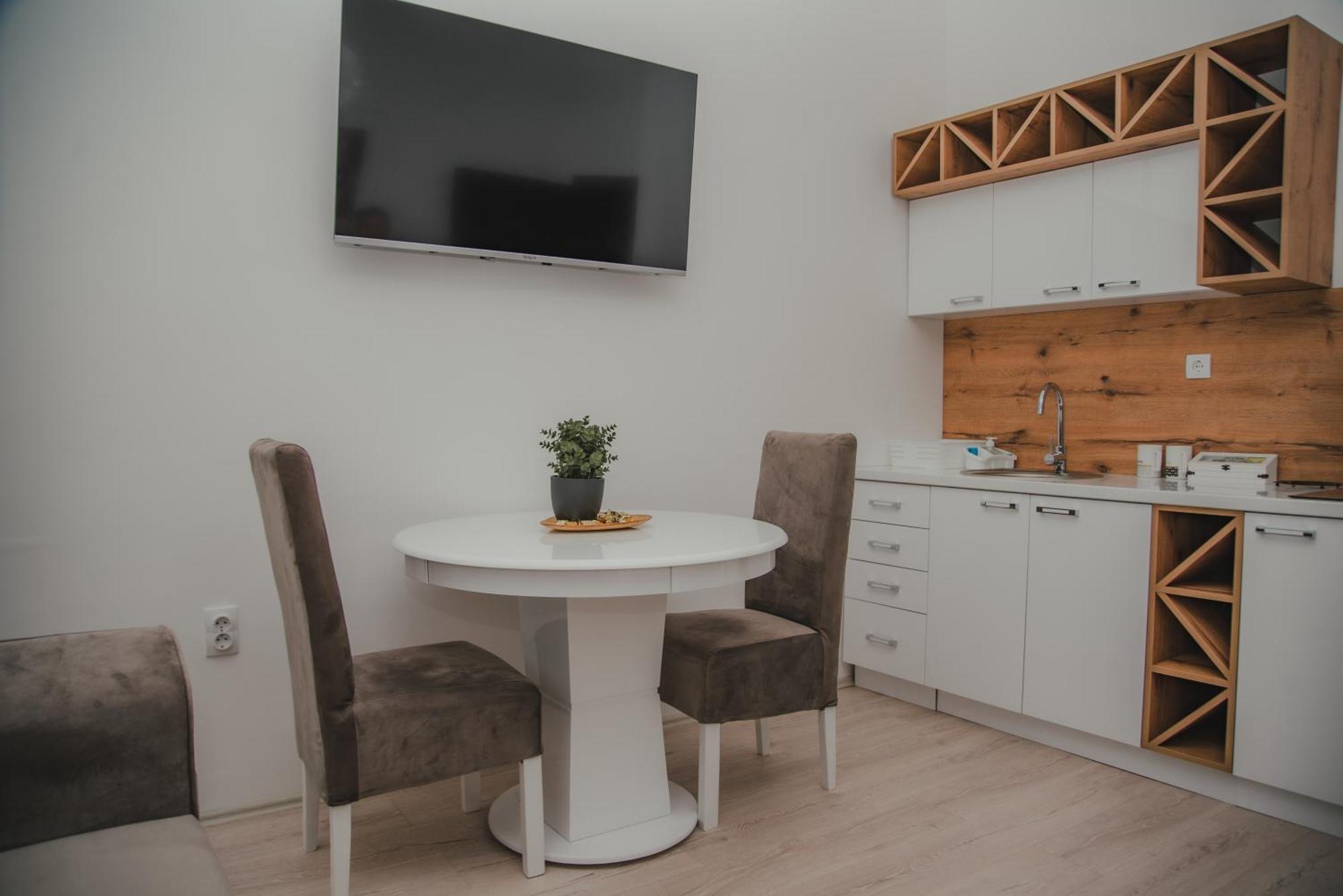 Jes Apartments レスコヴァツ エクステリア 写真
